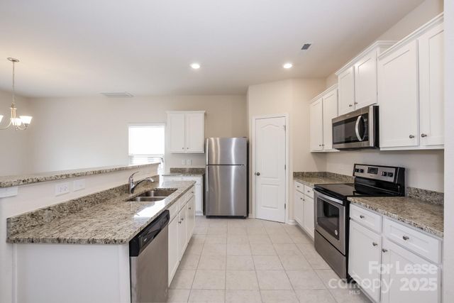 6555 Paw Village Road, Charlotte, NC 28214