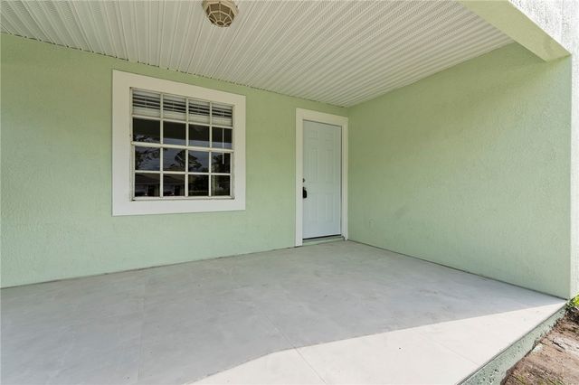 1456 20th Avenue SW, Vero Beach, FL 32962