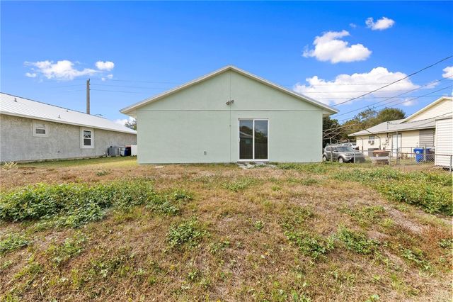 1456 20th Avenue SW, Vero Beach, FL 32962