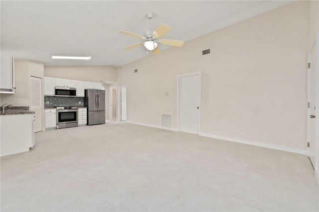 1456 20th Avenue SW, Vero Beach, FL 32962