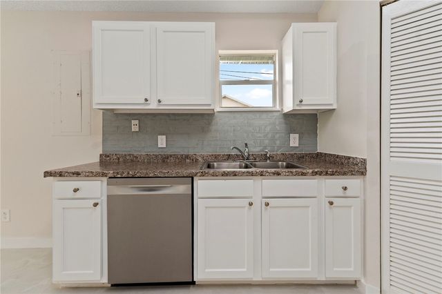 1456 20th Avenue SW, Vero Beach, FL 32962