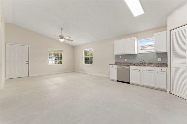 1456 20th Avenue SW, Vero Beach, FL 32962