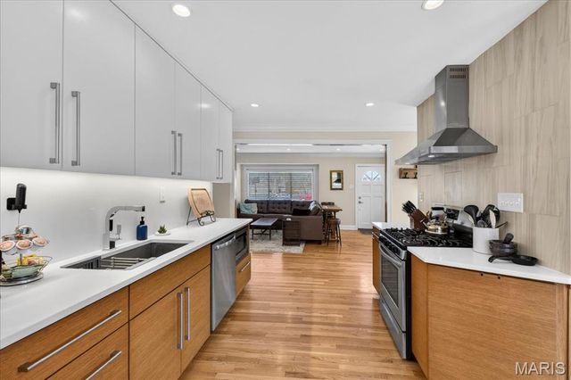 303 Corona Court, St Louis, MO 63119