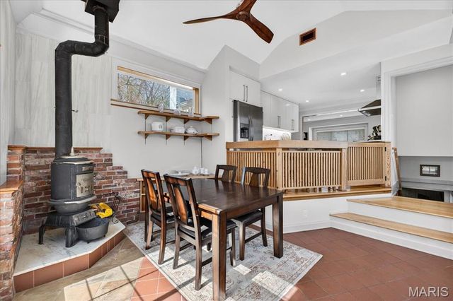 303 Corona Court, St Louis, MO 63119