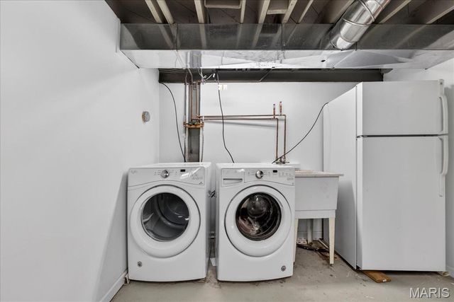 303 Corona Court, St Louis, MO 63119