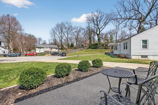 303 Corona Court, St Louis, MO 63119