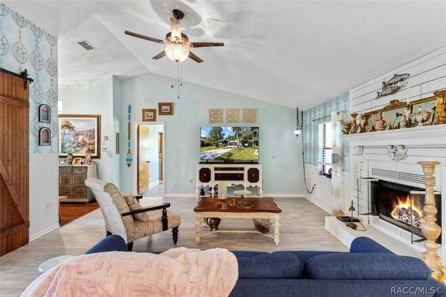 4670 S Sawmill Way, Homosassa, FL 34448
