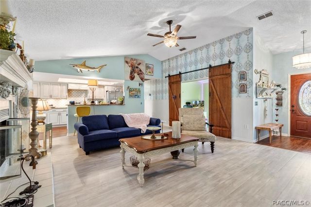 4670 S Sawmill Way, Homosassa, FL 34448