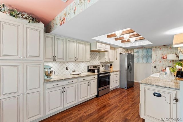 4670 S Sawmill Way, Homosassa, FL 34448