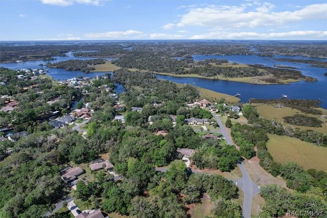4670 S Sawmill Way, Homosassa, FL 34448