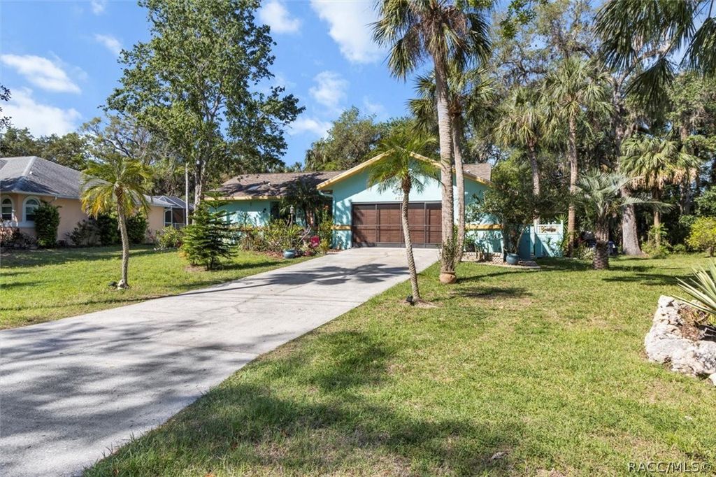 4670 S Sawmill Way, Homosassa, FL 34448