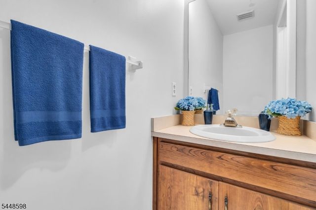 14 Giles Biondi Ct, Bound Brook Boro, NJ 08805