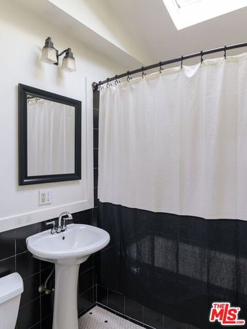 1410 N Mccadden Place, Los Angeles, CA 90028