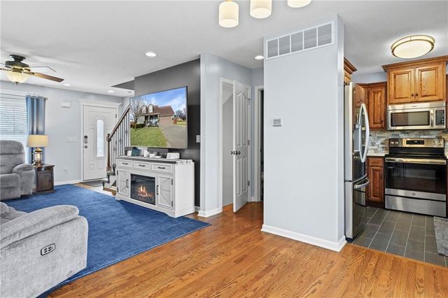 713 Hidden Meadows Court, Paola, KS 66071