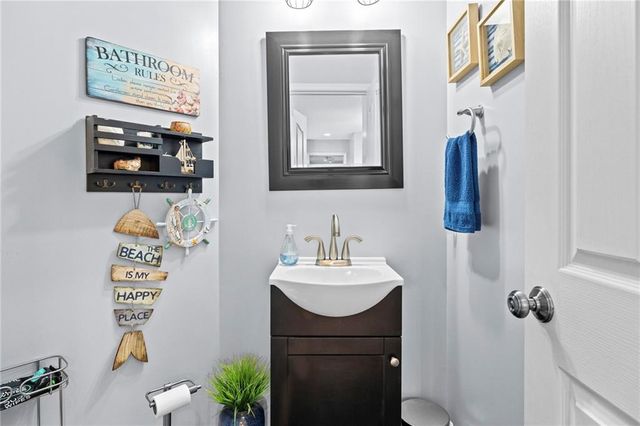 713 Hidden Meadows Court, Paola, KS 66071