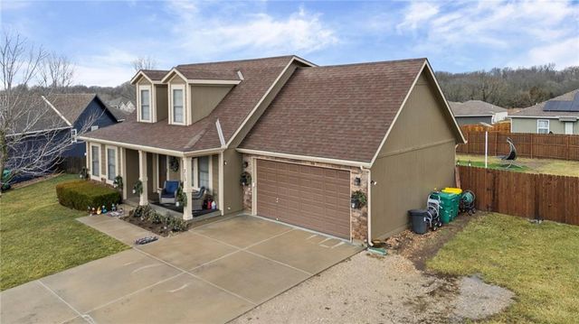 713 Hidden Meadows Court, Paola, KS 66071