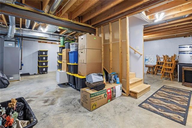 713 Hidden Meadows Court, Paola, KS 66071