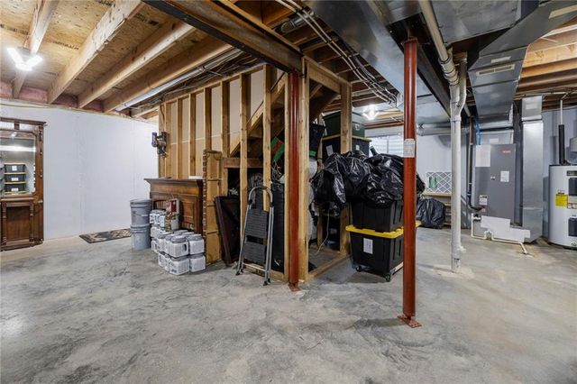 713 Hidden Meadows Court, Paola, KS 66071