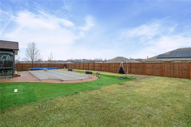 713 Hidden Meadows Court, Paola, KS 66071