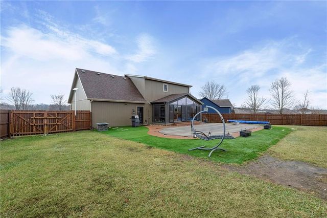 713 Hidden Meadows Court, Paola, KS 66071