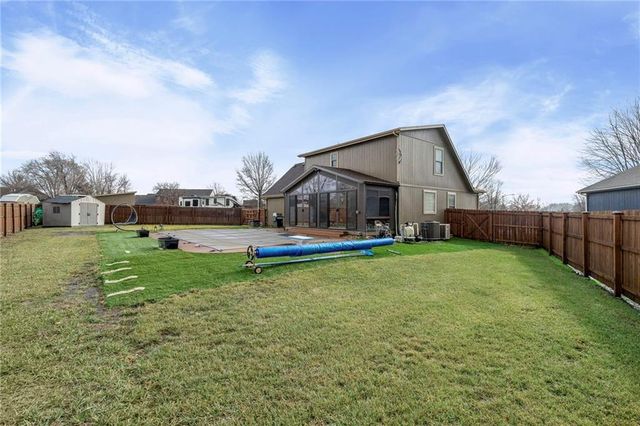 713 Hidden Meadows Court, Paola, KS 66071
