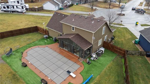 713 Hidden Meadows Court, Paola, KS 66071