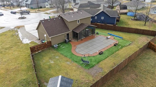 713 Hidden Meadows Court, Paola, KS 66071