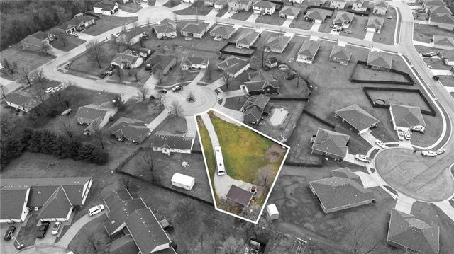 713 Hidden Meadows Court, Paola, KS 66071