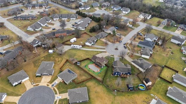 713 Hidden Meadows Court, Paola, KS 66071