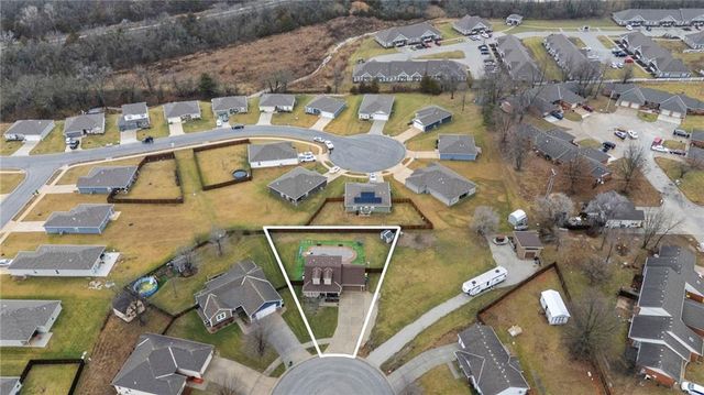 713 Hidden Meadows Court, Paola, KS 66071