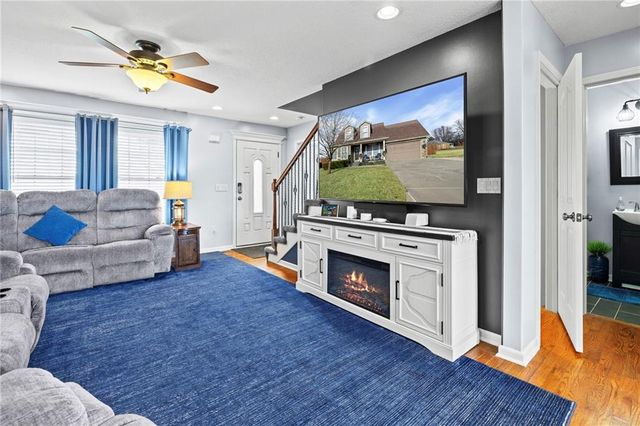 713 Hidden Meadows Court, Paola, KS 66071