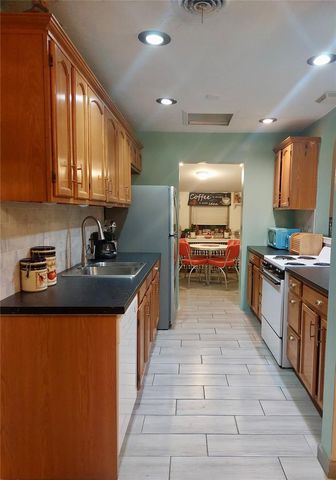 3303 FLORIDA BOULEVARD, Bradenton, FL 34207