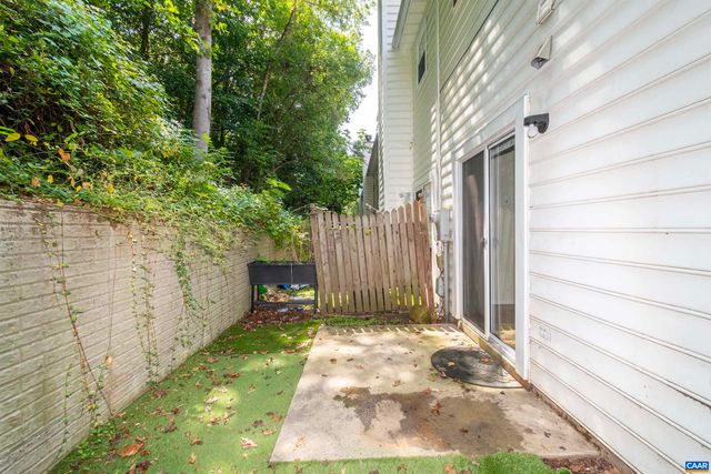 988 TOWNE LN, Charlottesville, VA 22901