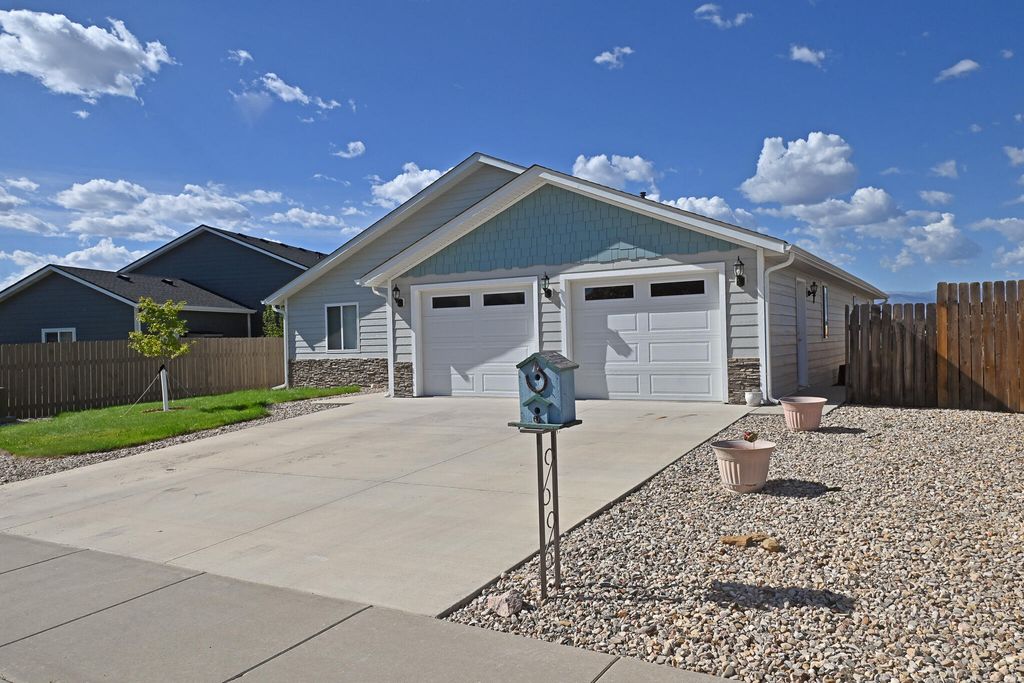 1721 Lookout Point Drive, Sheridan, WY 82801 photo 2