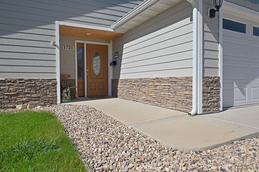 1721 Lookout Point Drive, Sheridan, WY 82801 photo 3
