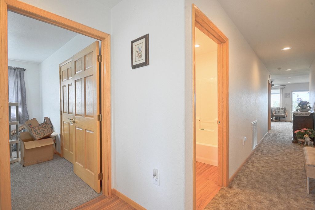 1721 Lookout Point Drive, Sheridan, WY 82801 photo 5