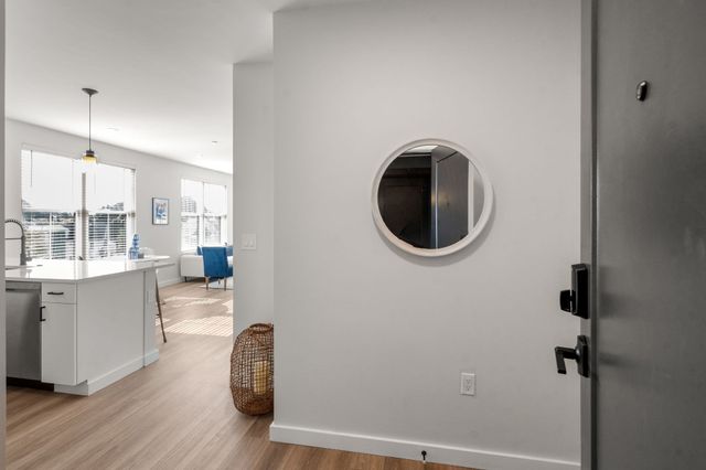 10 Somerset 402U, Winthrop, MA 02152