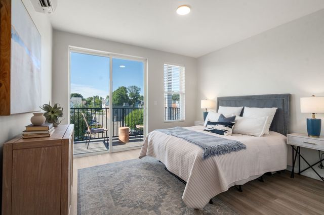 10 Somerset 402U, Winthrop, MA 02152