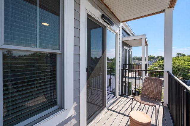 10 Somerset 402U, Winthrop, MA 02152