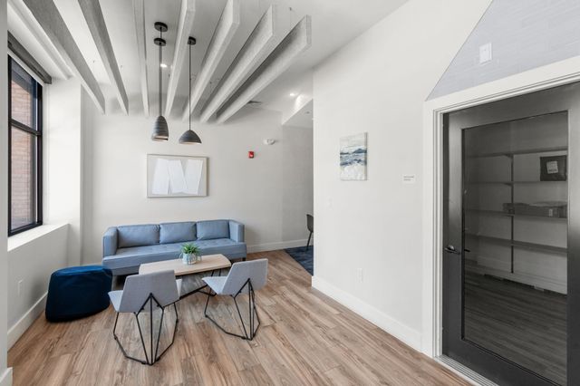 10 Somerset 402U, Winthrop, MA 02152
