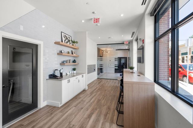 10 Somerset 402U, Winthrop, MA 02152