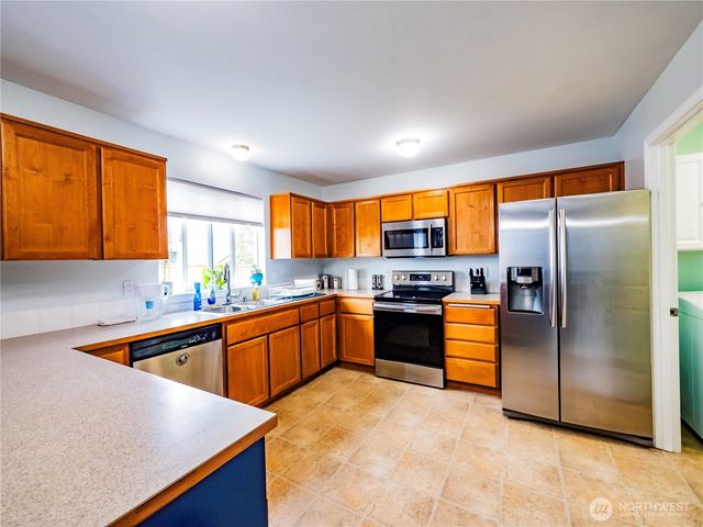 9121 Paradise View Street SE, Yelm, WA 98597