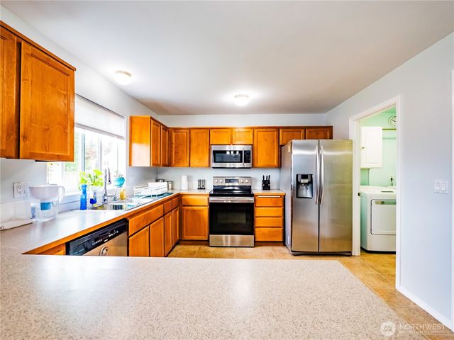 9121 Paradise View Street SE, Yelm, WA 98597