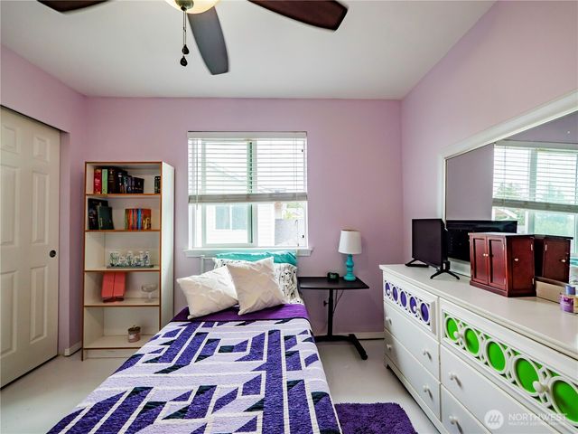 9121 Paradise View Street SE, Yelm, WA 98597