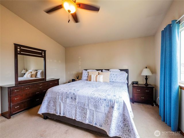 9121 Paradise View Street SE, Yelm, WA 98597