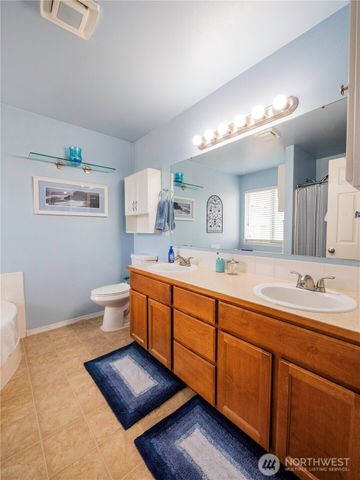 9121 Paradise View Street SE, Yelm, WA 98597