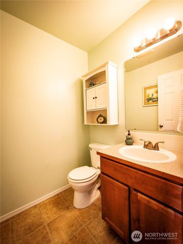 9121 Paradise View Street SE, Yelm, WA 98597