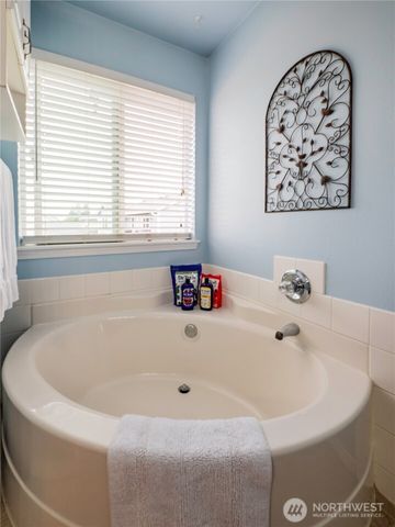 9121 Paradise View Street SE, Yelm, WA 98597