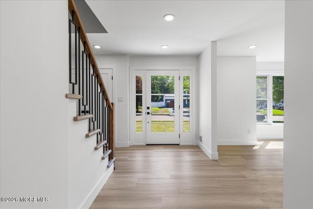 6 Geanne Way, Marlboro, NJ 07746
