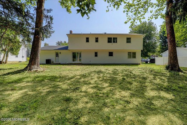 6 Geanne Way, Marlboro, NJ 07746